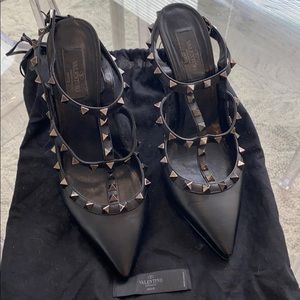 Valentino Garavani Rockstud Noir Ankle Strap Pumps